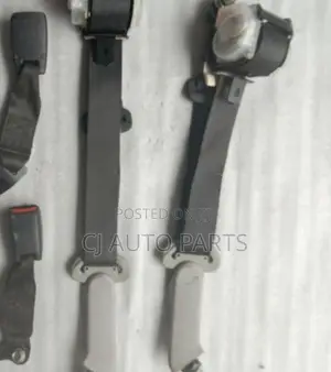 Honda Airwave Rear Seat Belts