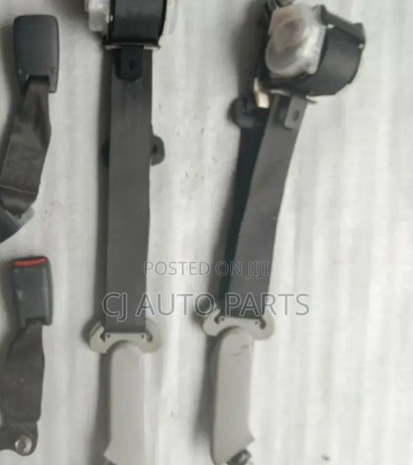 Honda Airwave Rear Seat Belts