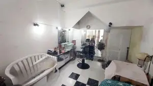 Furnished saloon for rent in Mount Lavinia