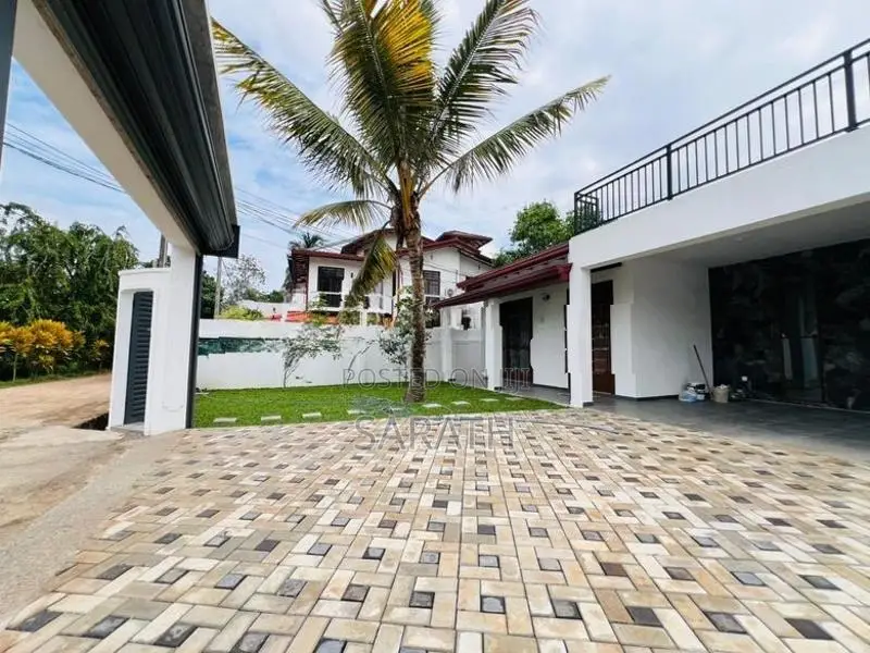 Well Build Brand New House In Malabe