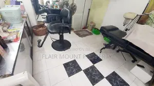 Furnished saloon for rent in Mount Lavinia