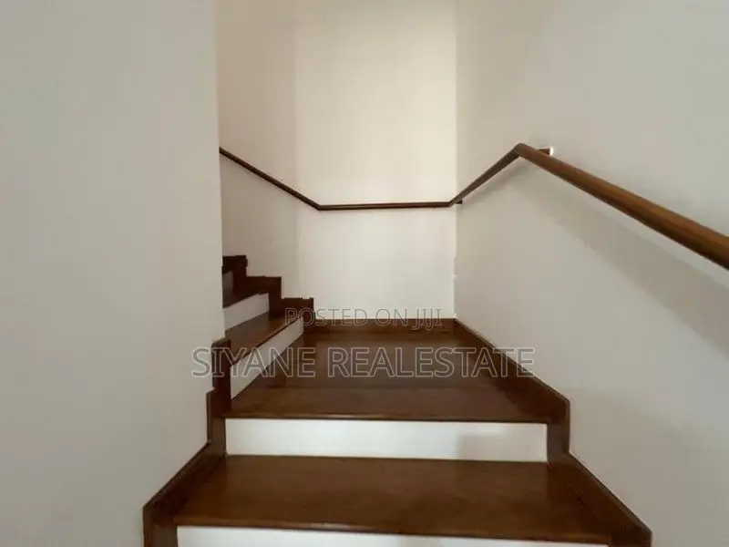 Super Luxury New House Sale in Battaramulla