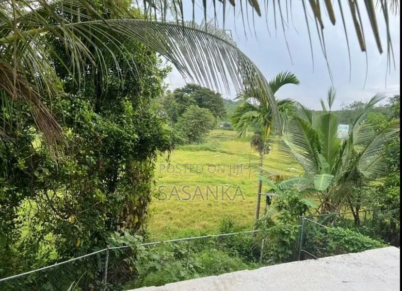 Godagama Batawala 10 Perches Land with Building For Sale