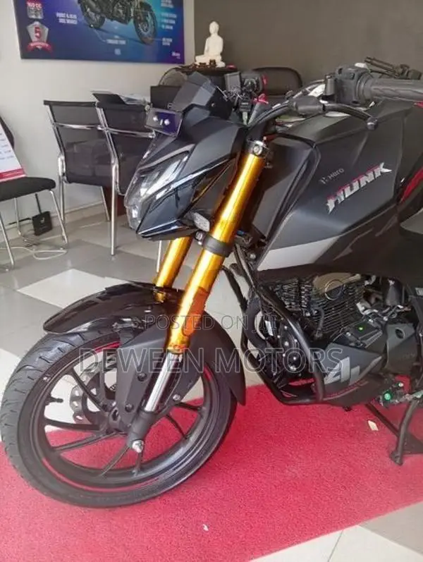 Hero Hunk 160R 4V 2026