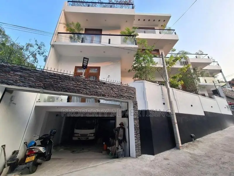 newly house for sale in Battaramulla with furnitured