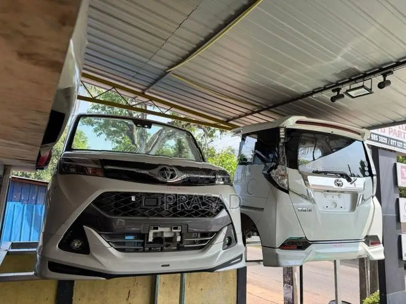 Toyota Tank Roomy Bonnet Cut