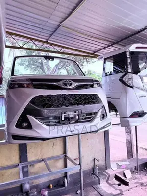 Toyota Tank Roomy Bonnet Cut