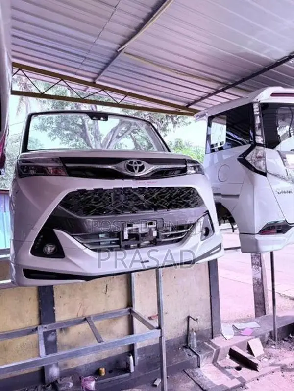 Toyota Tank Roomy Bonnet Cut