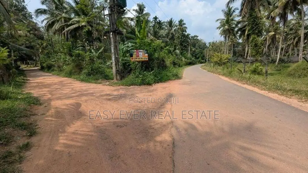 Land for Sale in Urapola