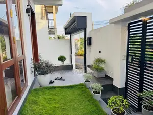 Brand New Sollid Modern Super Luxury for Sale Piliyandala