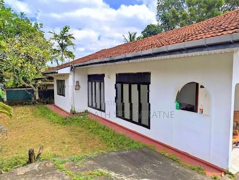 Land With Old House for - Kelaniya Polhena