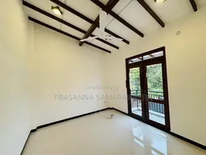 සුඛෝපභෝගී නවීනතම සුවිසල් දෙමහල් නිවස විකිණීමට