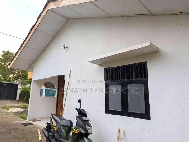 Land With Old House for - Kelaniya Polhena