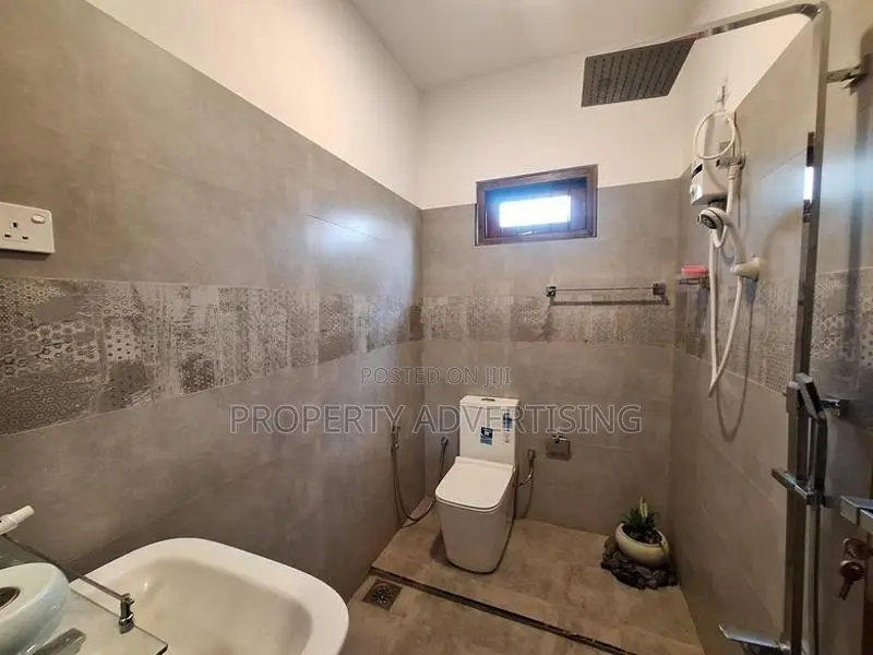 upstairs brand new luxury house for sale in athurugiriya