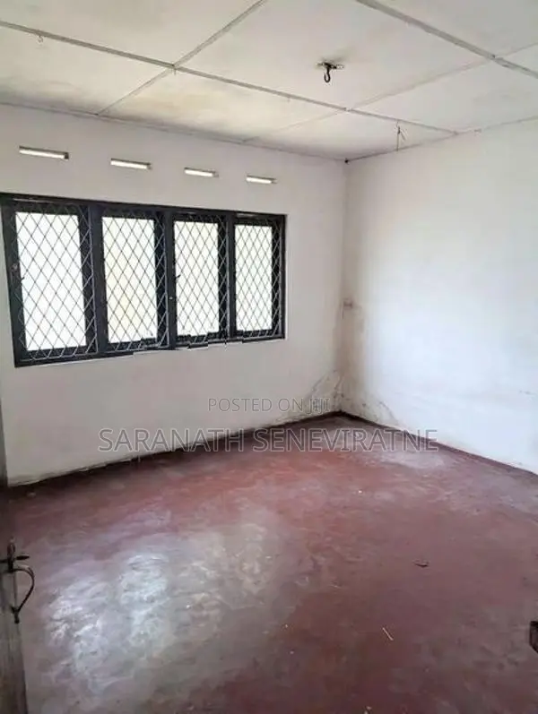 Land With Old House for - Kelaniya Polhena