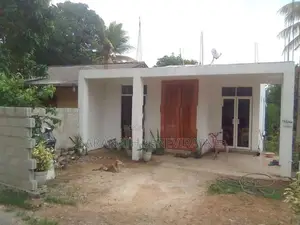 House in Aturugiriya Pore Bakmeegha Rd With 1st Floor Slab