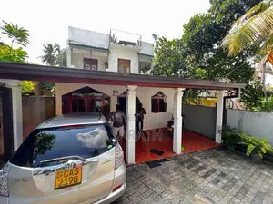 මාලබේ නගරයෙන් කාමර 4 ක දෙමහල් නිවසක් විකිණීමට