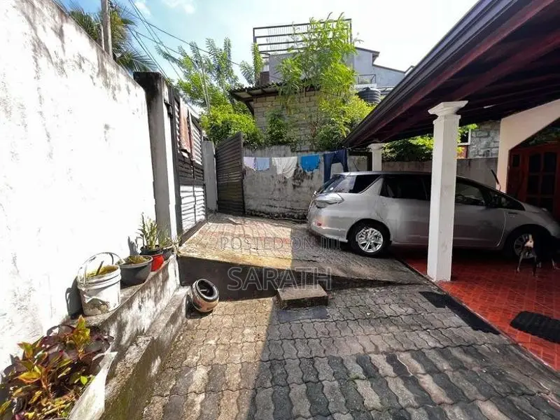 මාලබේ නගරයෙන් කාමර 4 ක දෙමහල් නිවසක් විකිණීමට