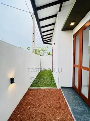 අතුරුගිරියෙන් අලුත්ම නිවසක් විකිණීමට