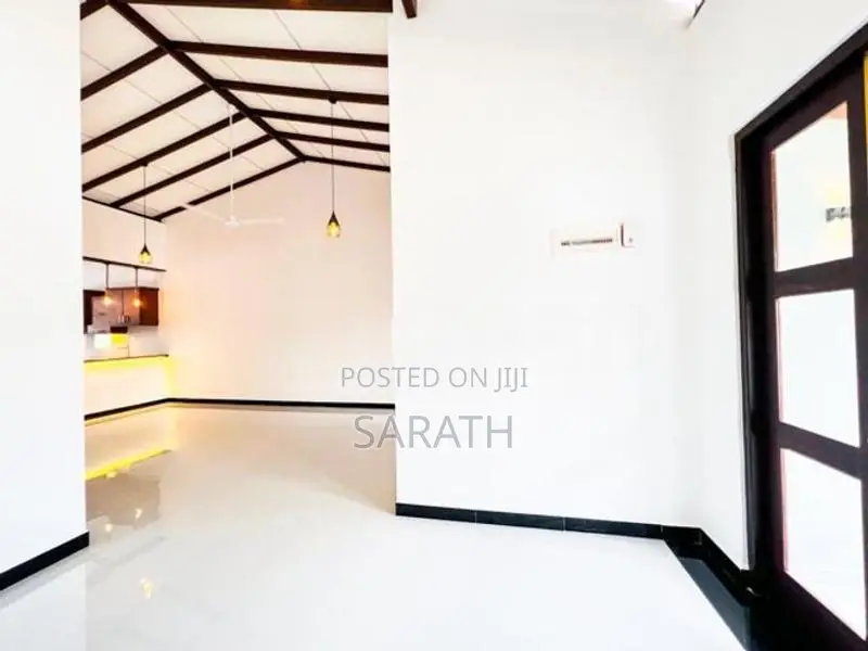 මාලබේ නගරයෙන් වටිනා අලුත්ම නිවසක් විකිණීමට