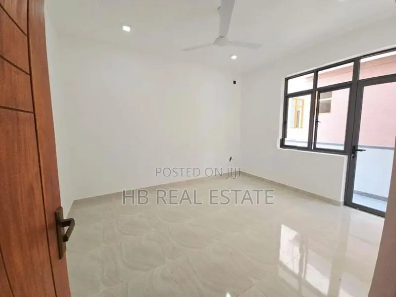 7 P Residential Brand New Luxury House for sale Honnanthara