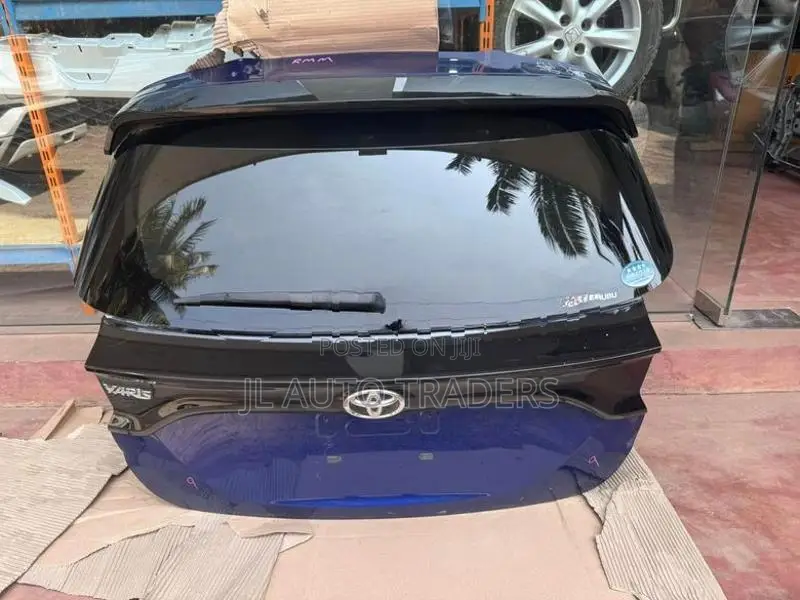 Toyota Yaris Dicky Door