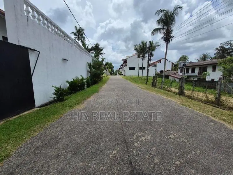 10 P Residential Bare Land for Sale Pittugala