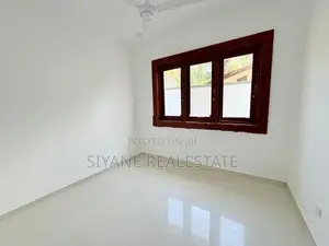 Modern 4BR House with Parking – Athurugiriya Area