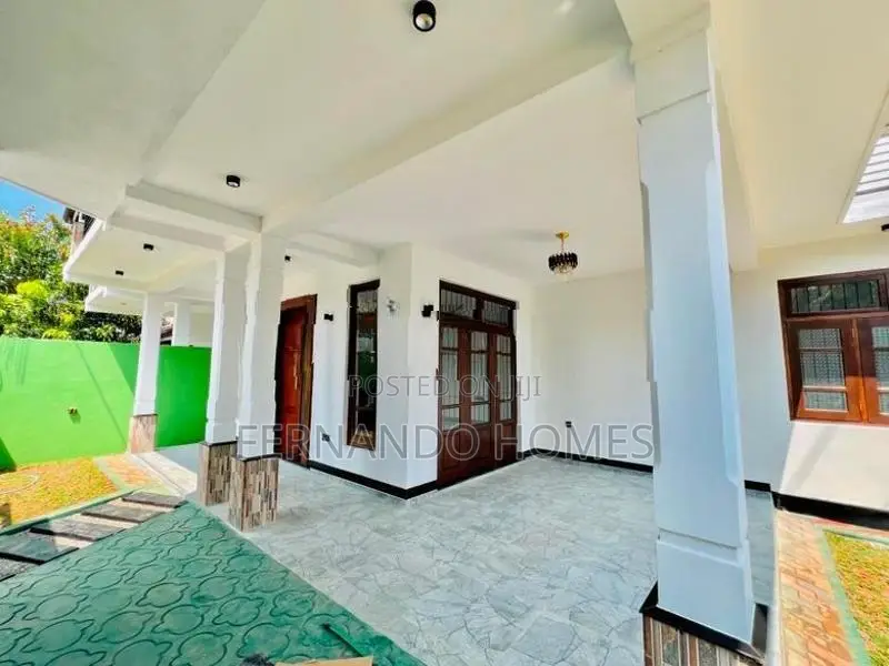 Good Living Newest Upstairs House For Sale In Negombo Daluwakotuwa