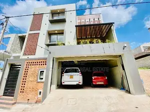 (CSM2603-001)Luxury Modern House for Sale in Moratuwa