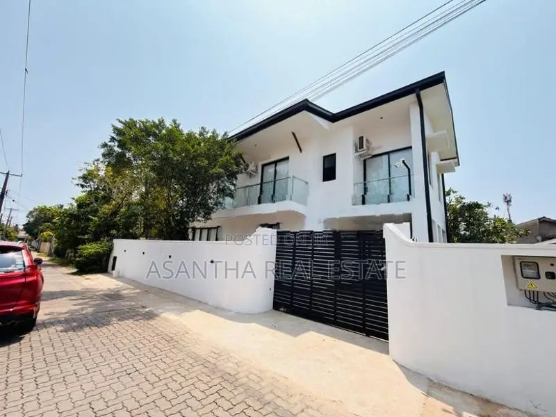 (AFA958) Luxury 02 Storey house 20P Sale Katubeda Rathmalana