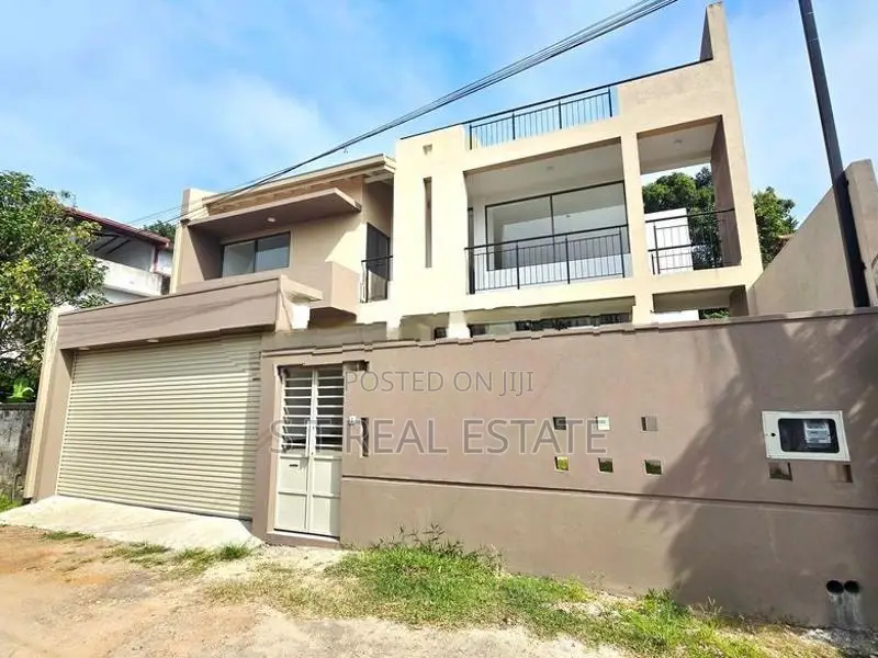 Newly Build Luxury Three Storey House for Sale in Piliyandala