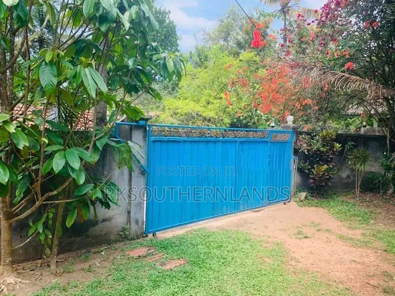Tourist villa house for sale in Hikkaduwa
