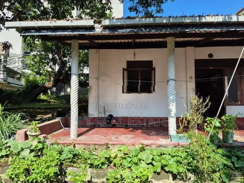 12.10P Land with Old House for Sale in Nawala