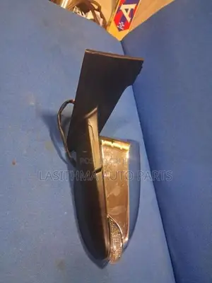 Vitz KSP 130 Side Mirror