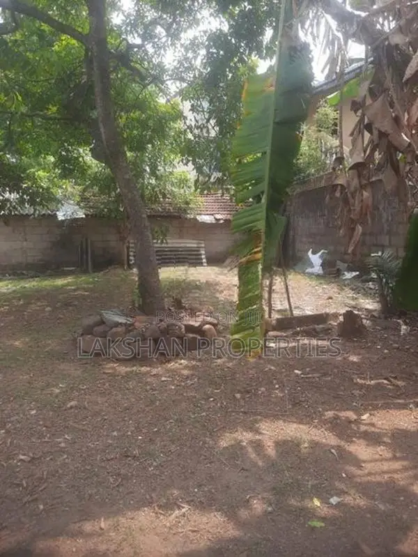 Land Sale In Boralesgamuwa Lake Road