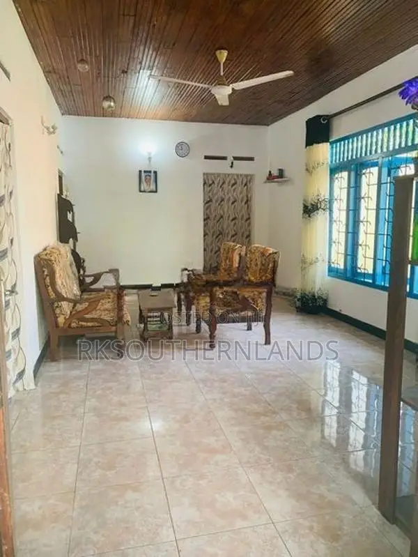 Tourist villa house for sale in Hikkaduwa