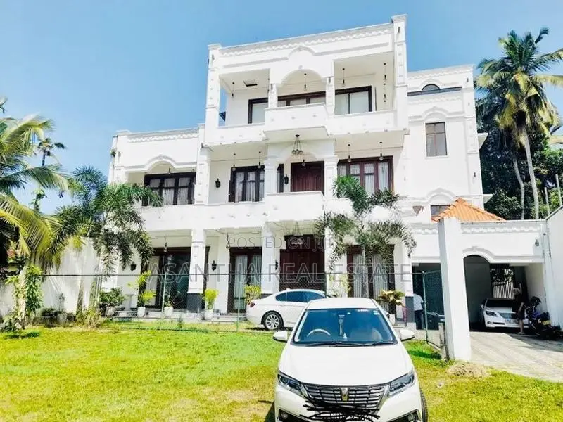 (AFA970) Super Luxury House Sale At Battramulla