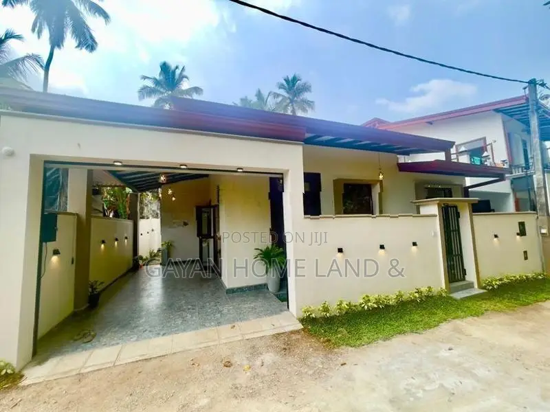 තාක්ෂණික විශ්වවිද්‍යාලයට ආසන්නව පිහිටි අලුත්ම නිවස විකිණීමට දියගම