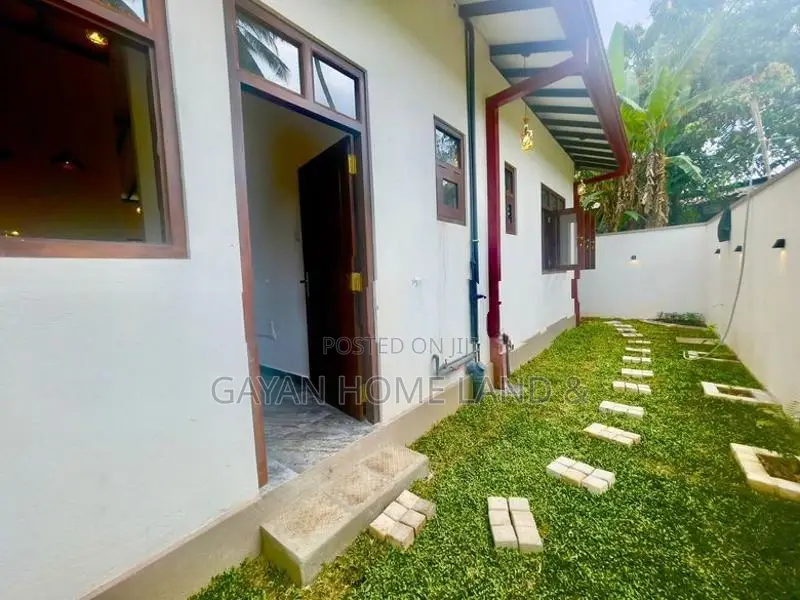 තාක්ෂණික විශ්වවිද්‍යාලයට ආසන්නව පිහිටි අලුත්ම නිවස විකිණීමට දියගම