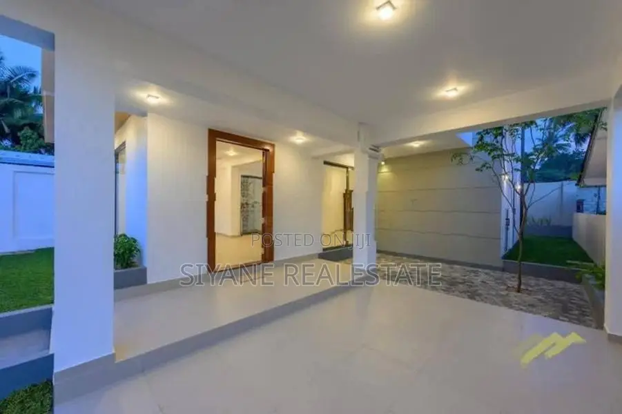 Brand New Luxury Two Storey House for Sale – Piliyandala