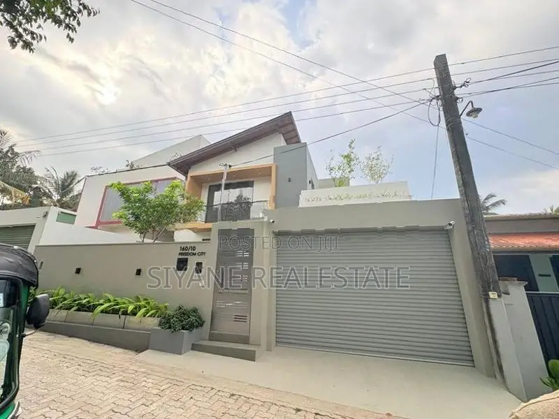 Brand New Luxury Two Storey House for Sale – Piliyandala