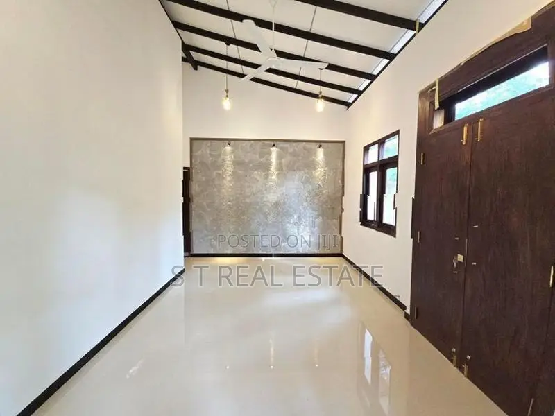 Brand New Single Storey House for Sale in Diyagama