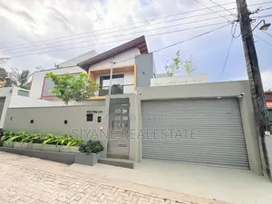 Brand New Luxury Two Storey House for Sale – Piliyandala
