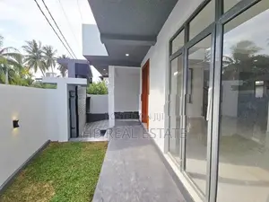 Box Type Modern Luxury House for Sale Piliyandala