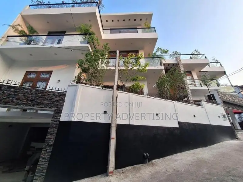 Luxury House for Sale in Battaramulla