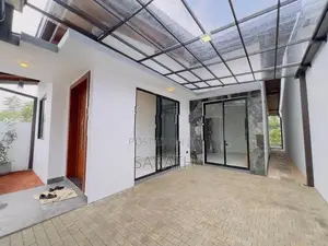 Well Build Brand New House In Athurugiriya