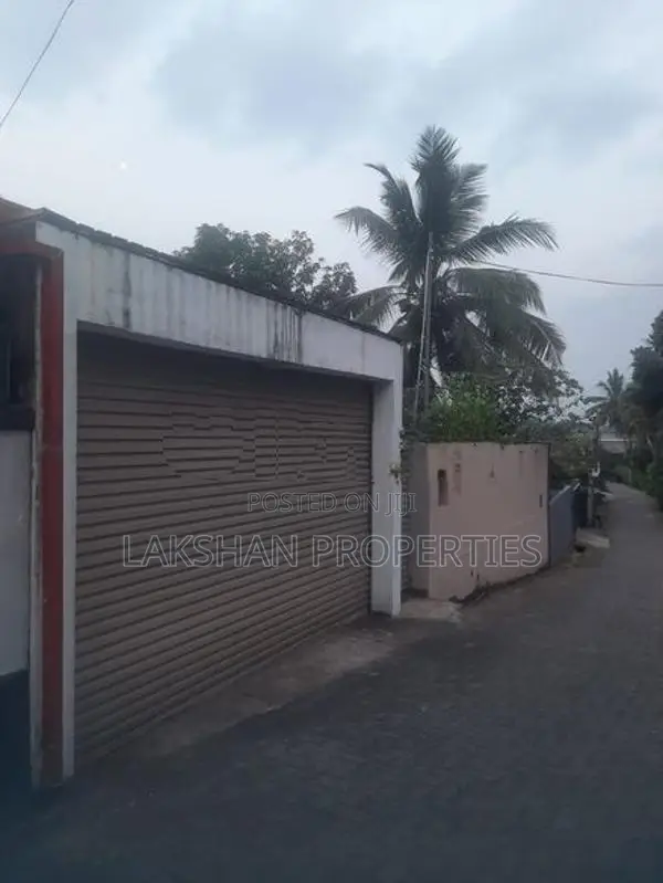 House For Sale In Arewwala Pannipitiya