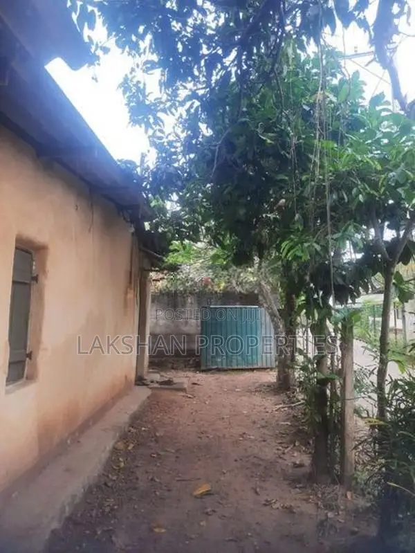 Land For Sale In Boralesgamuwa අබේරත්න මාවත