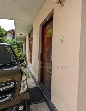 Colombo 6 : 20 perches Land with Two Houses for Sale